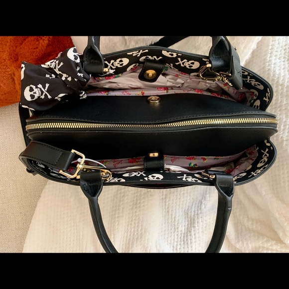 Betsey Johnson Embossed Skull Handbag Set - Picture 5 of 9